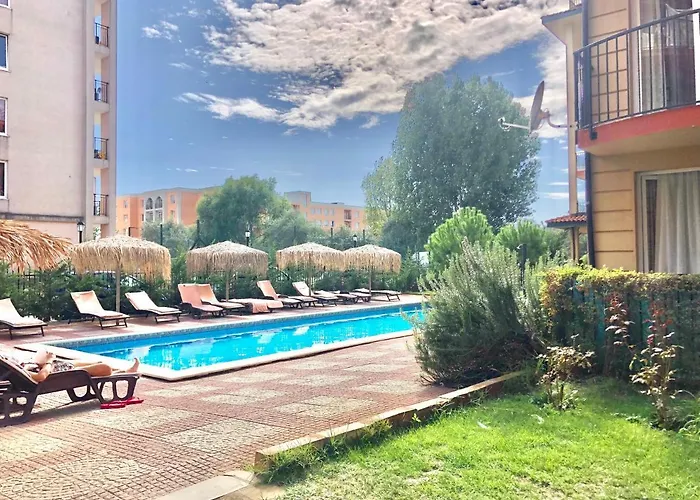 Sunny View - Menada סאני ביץ'